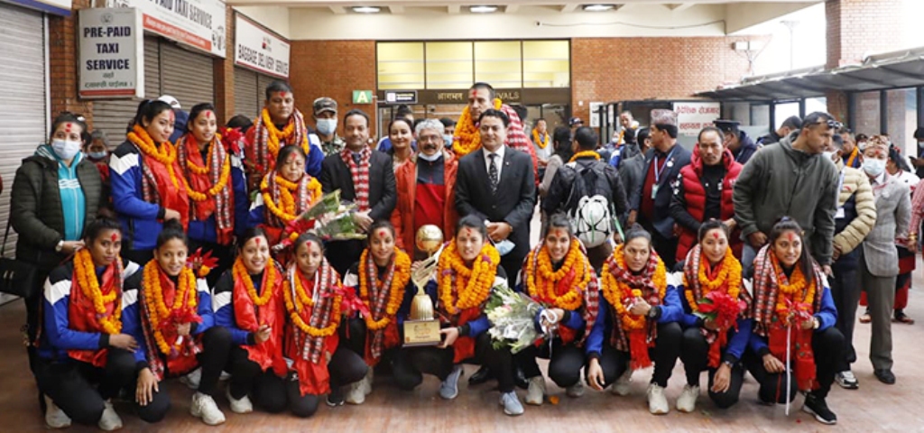 नेपाली भलिबल टोली बंगलादेशबाट नेपाल फिर्ता