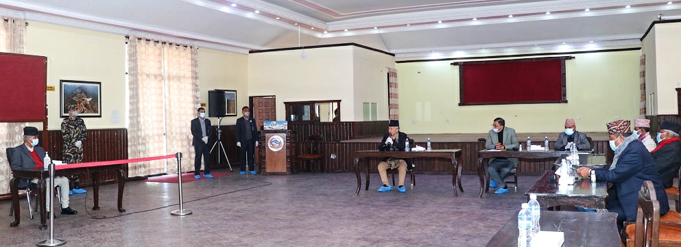 एमाले नेताहरूले प्रधानमन्त्रीलाई भने, “कोरोना नियन्त्रणमा गम्भीर बन्नुहोस्-सहयोग चाहिए हामीलाई भन्नुहोस्”