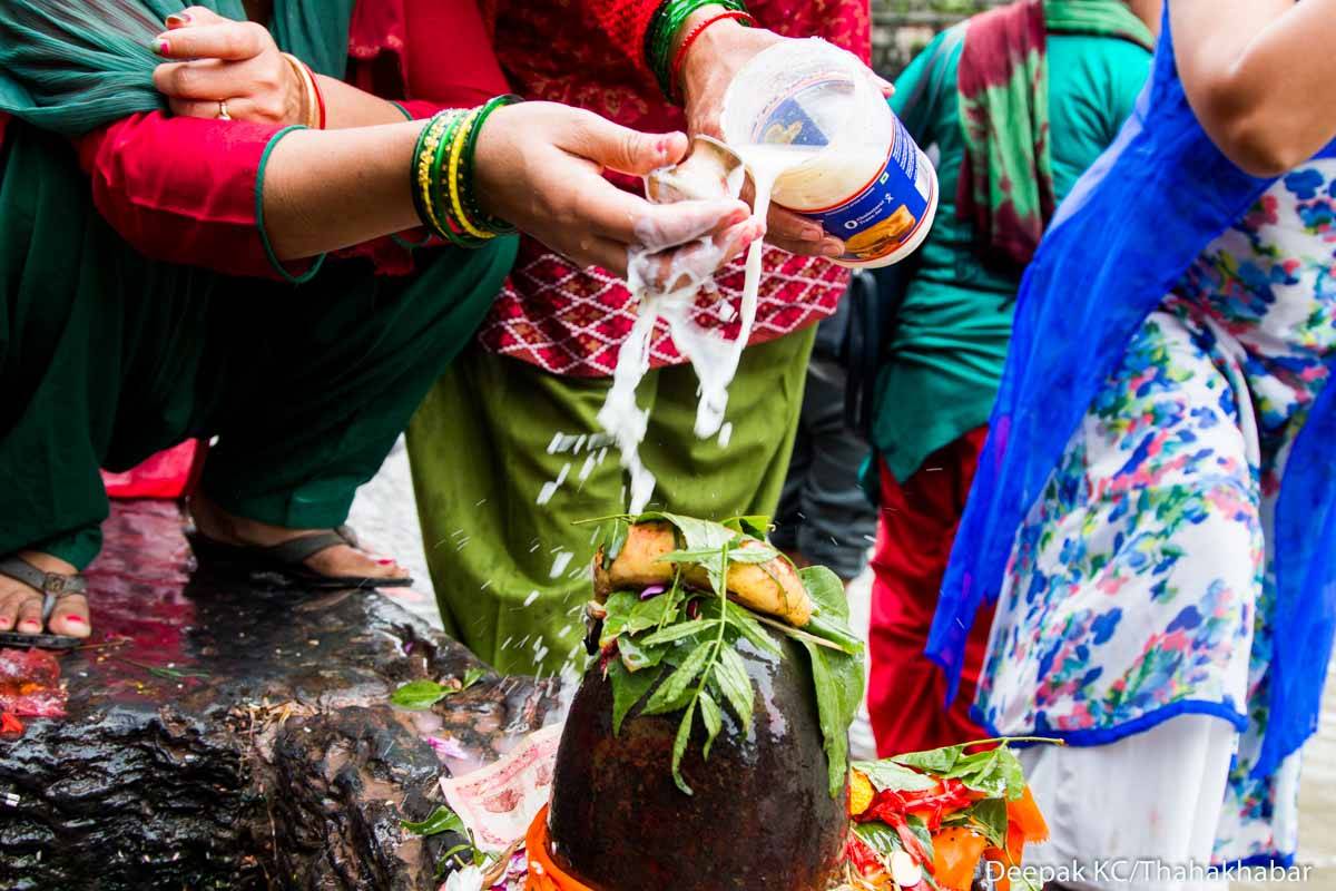 आज साउन महिनाको अन्तिम सोमवार, देशभरका शिवालयहरूमा दर्शनार्थीको भिड