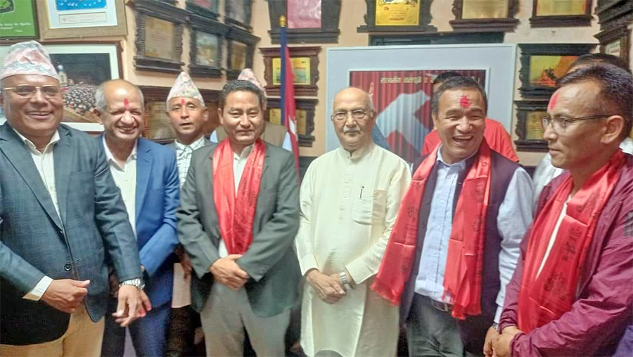 माओवादी नेता छक्कबहादुर लामा एमाले प्रवेश