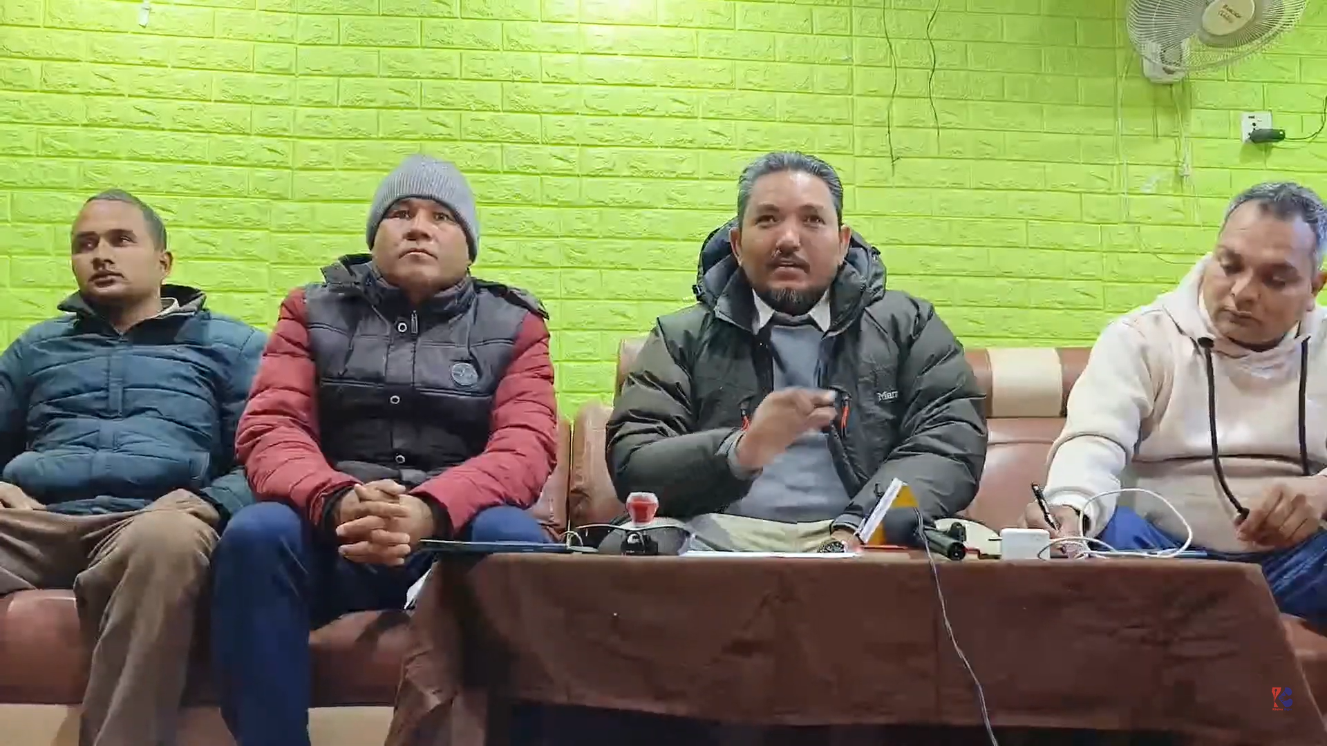 यातायात व्यवसायीबिच झडप, संयुक्त यातायातले दादागिरी गरेको भिजिट कर्णालीको आरोप