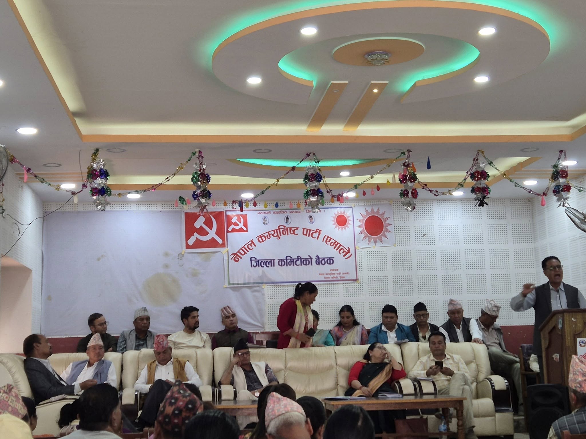 एमालेकाे विधान संशाेधन प्रस्तावमाथि दैलेखका २८ जिल्ला कमिटी सदस्यहरूकाे सुझाव